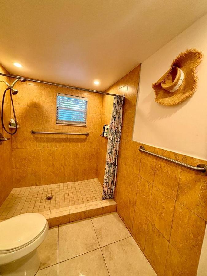 Quiet & Centrally Located House - Private Parking, Laundry And Storage For Luggage Miami Eksteriør bilde