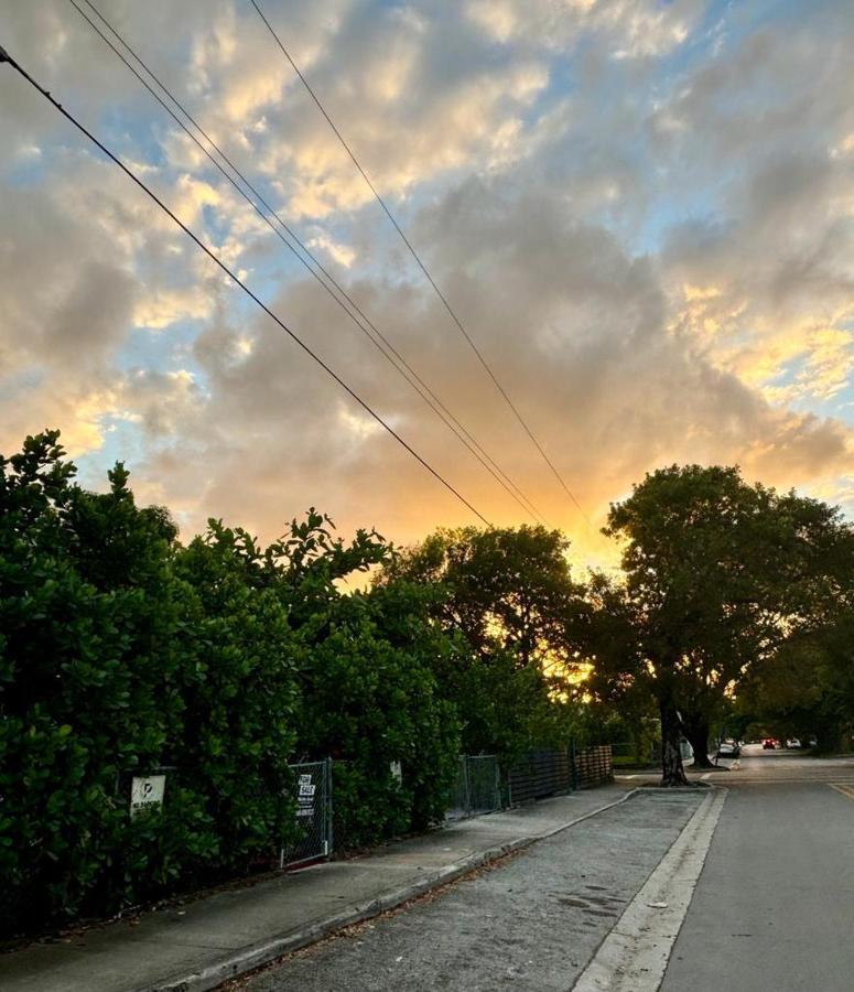 Quiet & Centrally Located House - Private Parking, Laundry And Storage For Luggage Miami Eksteriør bilde