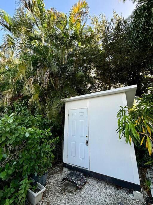 Quiet & Centrally Located House - Private Parking, Laundry And Storage For Luggage Miami Eksteriør bilde