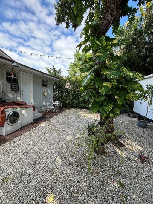 Quiet & Centrally Located House - Private Parking, Laundry And Storage For Luggage Miami Eksteriør bilde