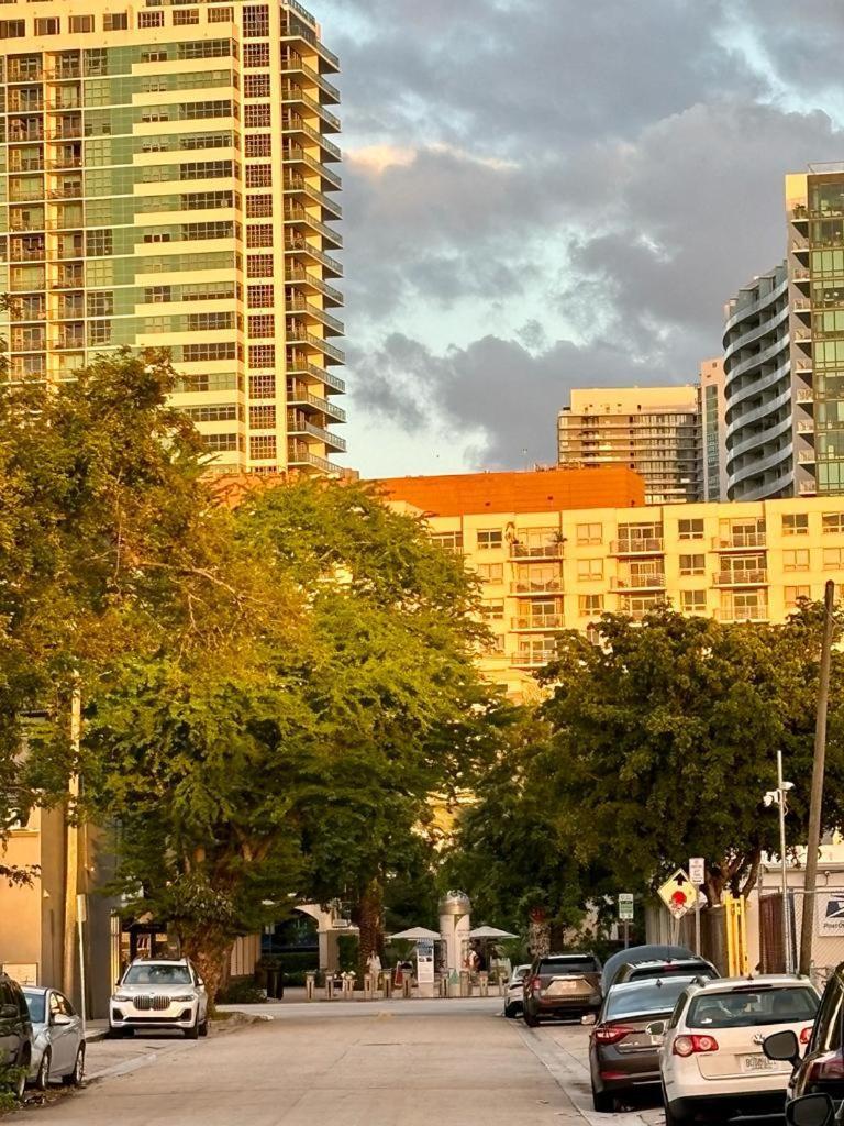 Quiet & Centrally Located House - Private Parking, Laundry And Storage For Luggage Miami Eksteriør bilde