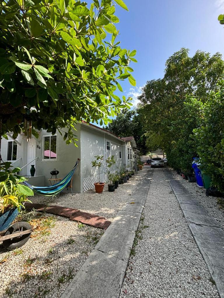 Quiet & Centrally Located House - Private Parking, Laundry And Storage For Luggage Miami Eksteriør bilde