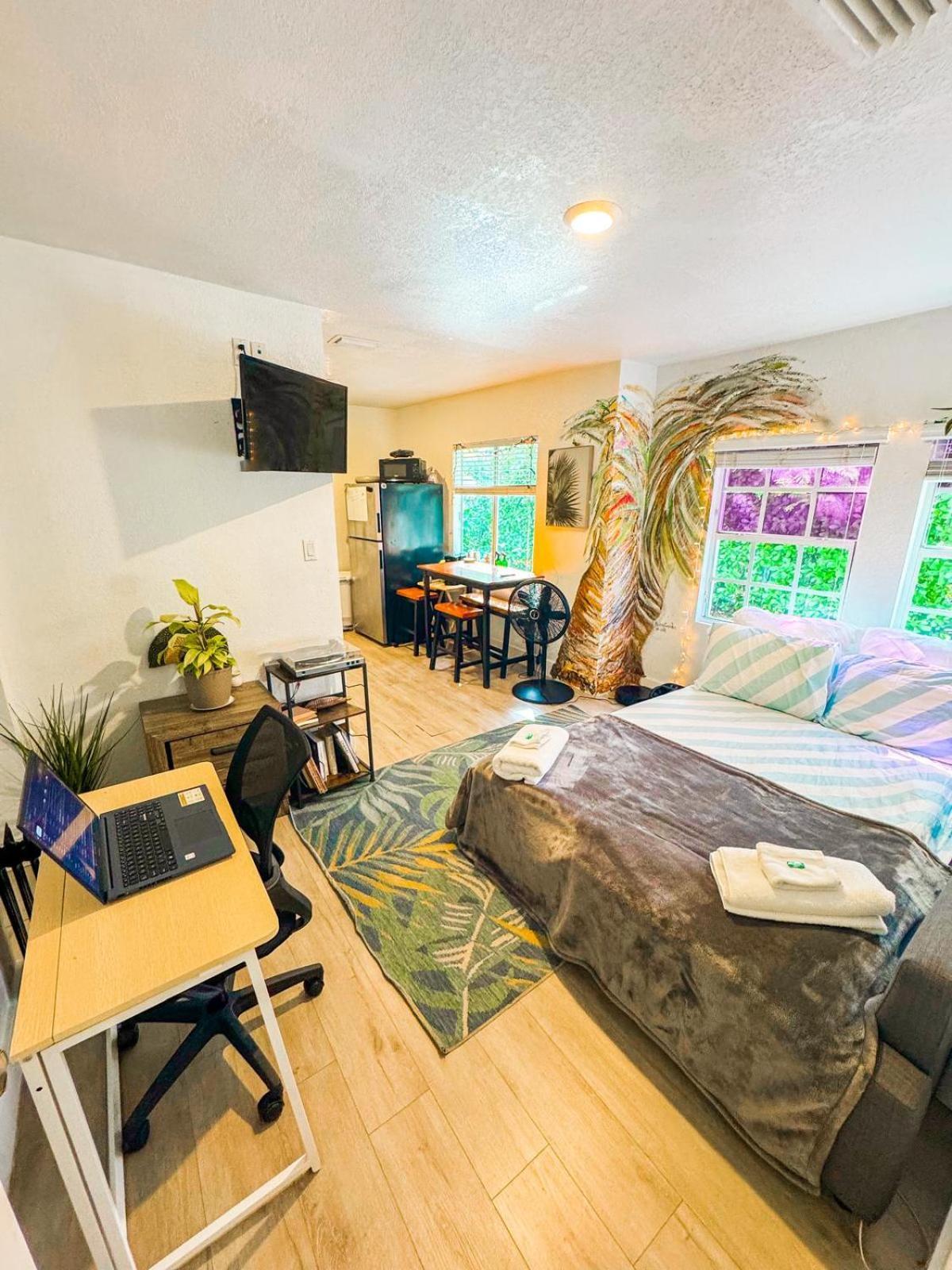 Quiet & Centrally Located House - Private Parking, Laundry And Storage For Luggage Miami Eksteriør bilde