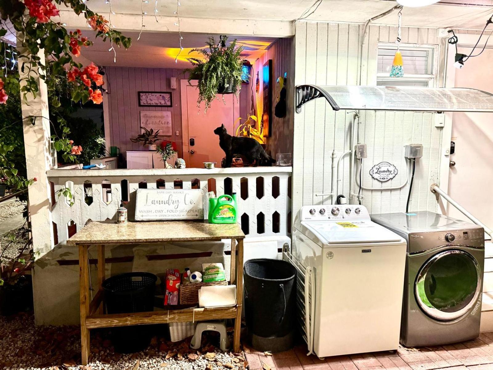 Quiet & Centrally Located House - Private Parking, Laundry And Storage For Luggage Miami Eksteriør bilde